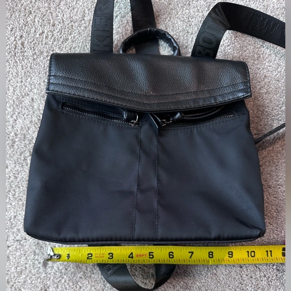 Botkier New York Black Nylon Trigger Medium Backpack w Adjustable Straps - Picture 11 of 15